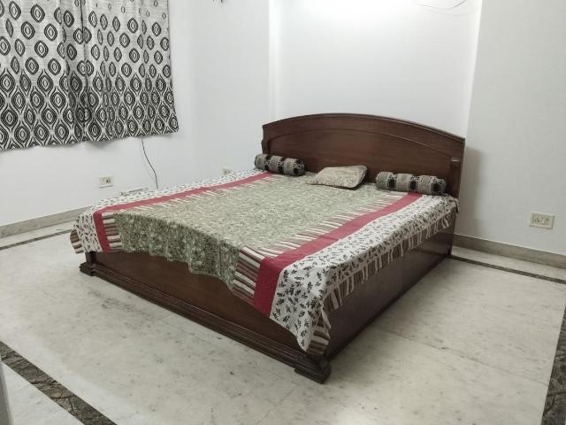 3 BHK Independent Builder Floor in DLF Phase 2 for rent Gurgaon. The reference number is 20430849