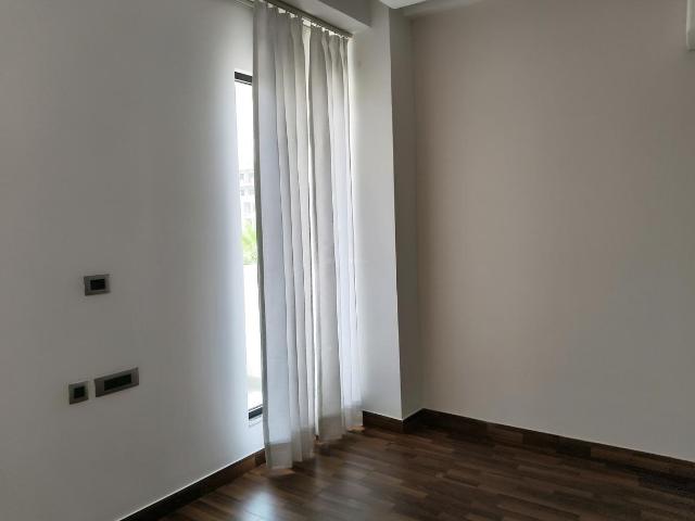 3 BHK Independent Builder Floor in DLF Phase 2 for resale Gurgaon. The reference number is 20003947