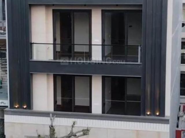 3 BHK Independent Builder Floor in DLF Phase 2 for resale Gurgaon. The reference number is 20183698