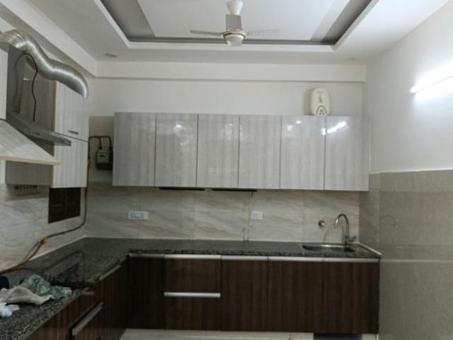 3 BHK Independent Builder Floor in Freedom Fighters Enclave for rent New Delhi. The reference number is 17390018