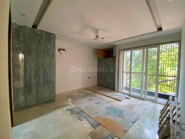 3 BHK Independent Builder Floor in Freedom Fighters Enclave for rent New Delhi. The reference number is 20740350
