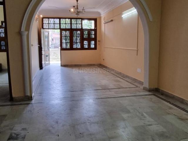 3 BHK Independent Builder Floor in GTB Nagar for resale New Delhi. The reference number is 17258276