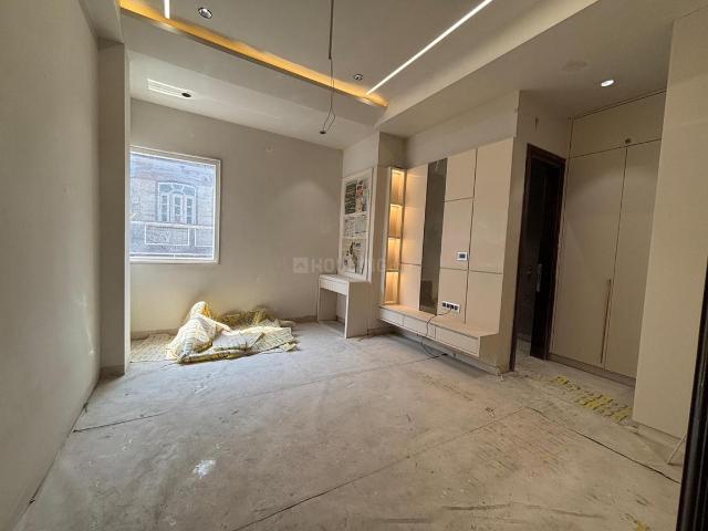 3 BHK Independent Builder Floor in GTB Nagar for resale New Delhi. The reference number is 17360974