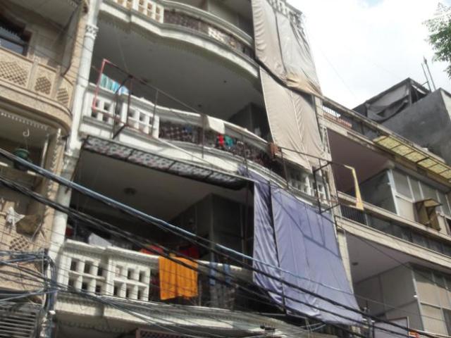 3 BHK Independent Builder Floor in GTB Nagar for resale North West Delhi. The reference number is 17547040