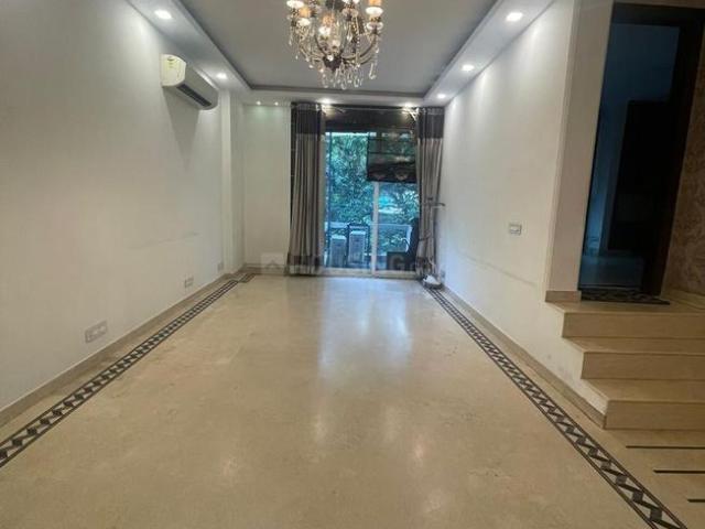 3 BHK Independent Builder Floor in Gulmohar Park for resale New Delhi. The reference number is 20298189