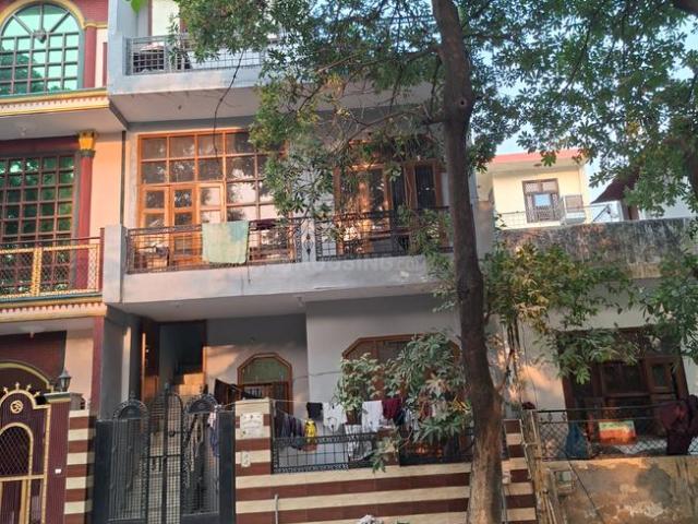 3 BHK Independent Builder Floor in Gamma II Greater Noida for resale Rampur Jagir. The reference number is 18783629