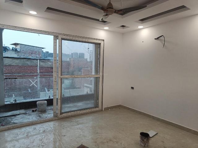 3 BHK Independent Builder Floor in Govindpuri for resale New Delhi. The reference number is 20684223