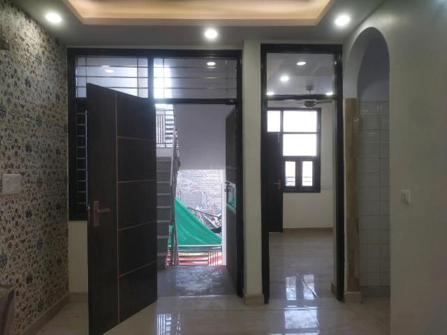 3 BHK Independent Builder Floor in Govindpuri for resale New Delhi. The reference number is 20330061