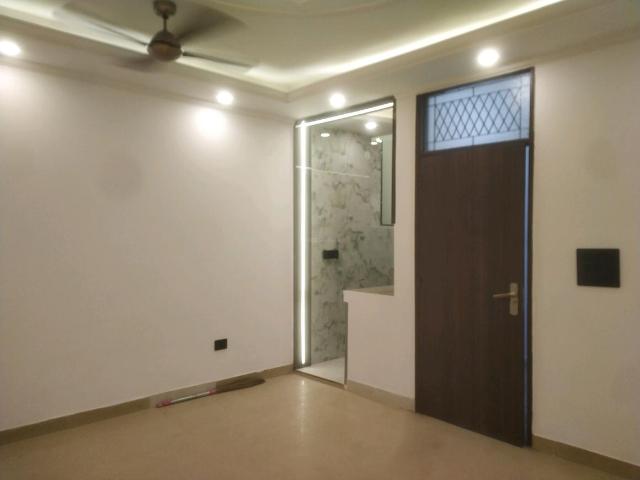 3 BHK Independent Builder Floor in Govindpuri for resale New Delhi. The reference number is 20330079