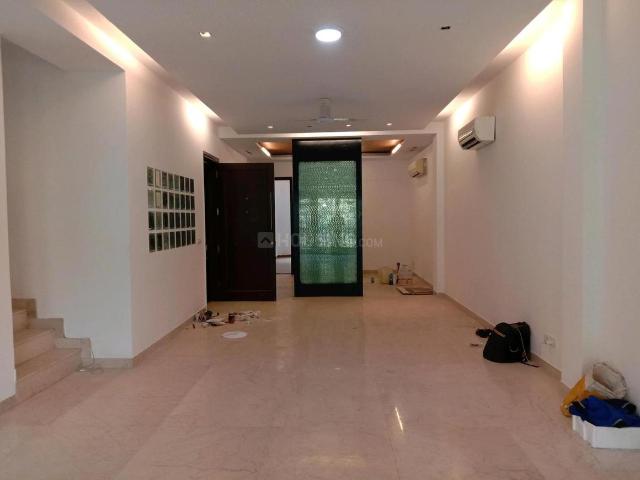 3 BHK Independent Builder Floor in Greater Kailash I for resale New Delhi. The reference number is 20729508