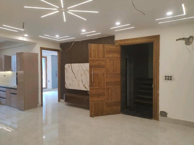 3 BHK Independent Builder Floor in Green Field Colony for resale Faridabad. The reference number is 20595750