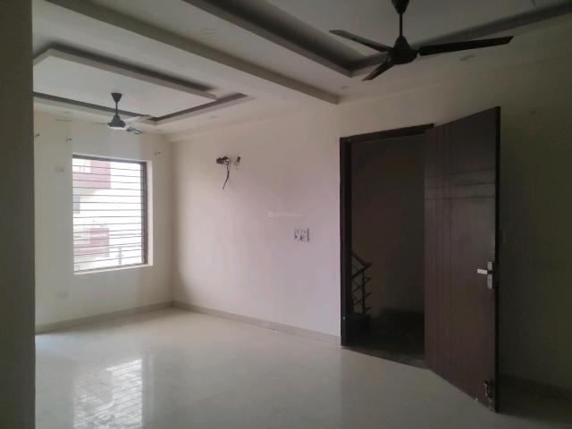 3 BHK Independent Builder Floor in Green Field Colony for resale Faridabad. The reference number is 20712117