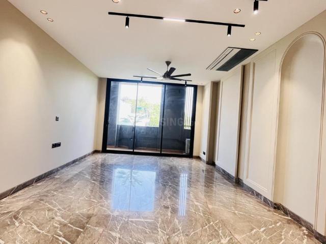 3 BHK Independent Builder Floor in Green Park for resale New Delhi. The reference number is 20408636