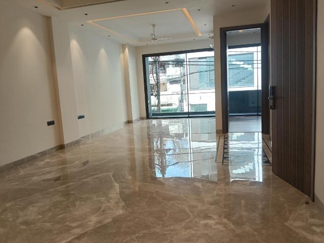3 BHK Independent Builder Floor in Green Park for resale New Delhi. The reference number is 20623374