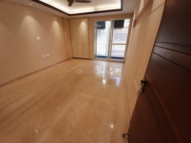 3 BHK Independent Builder Floor in Green Park for resale New Delhi. The reference number is 20320255