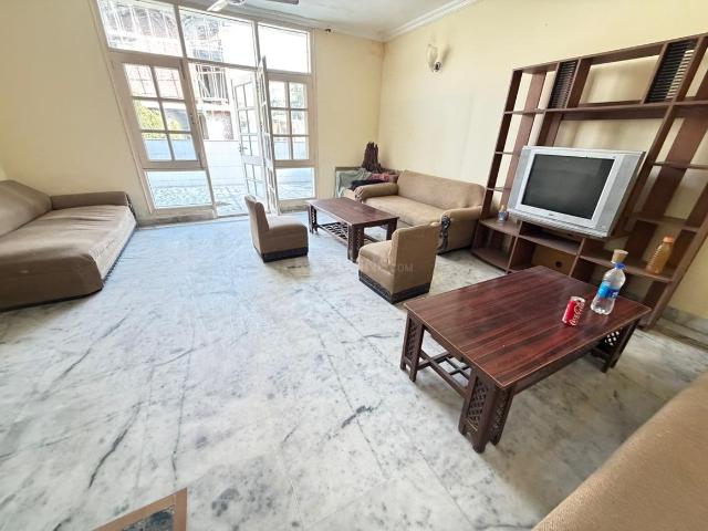 3 BHK Independent Builder Floor in Hauz Khas for resale New Delhi. The reference number is 20685481