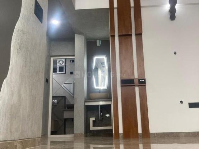 3 BHK Independent Builder Floor in Indira Nagar for resale Old Madras Road. The reference number is 16214001