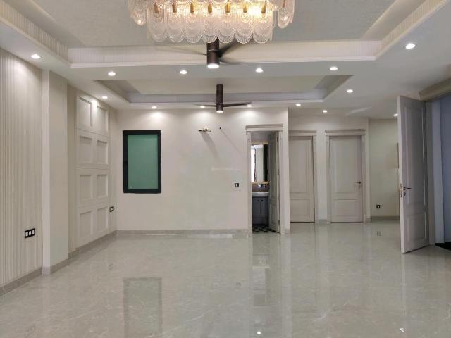 5 BHK Independent Builder Floor in Indirapuram for resale Ghaziabad. The reference number is 20426153
