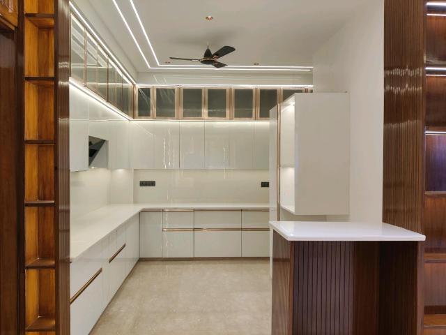 5 BHK Independent Builder Floor in Indirapuram for resale Ghaziabad. The reference number is 20435238