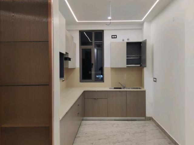 3 BHK Independent Builder Floor in Kaushambi for resale Ghaziabad. The reference number is 18839646