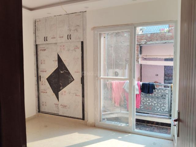 3 BHK Independent Builder Floor in Krishna Nagar for resale New Delhi. The reference number is 18762870
