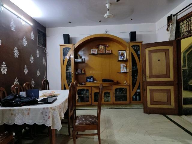 3 BHK Independent Builder Floor in Krishna Nagar for resale New Delhi. The reference number is 9174100