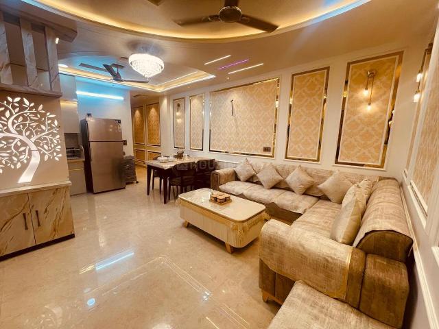 3 BHK Independent Builder Floor in Laxmi Nagar for resale New Delhi. The reference number is 20768243