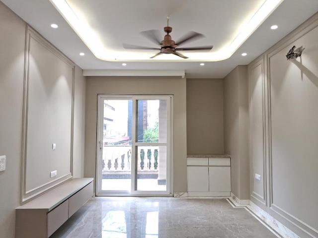 3 BHK Independent Builder Floor in Punjabi Bagh for resale New Delhi. The reference number is 20703510
