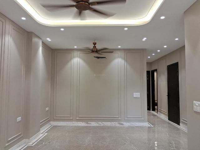 3 BHK Independent Builder Floor in Punjabi Bagh for resale New Delhi. The reference number is 20704924