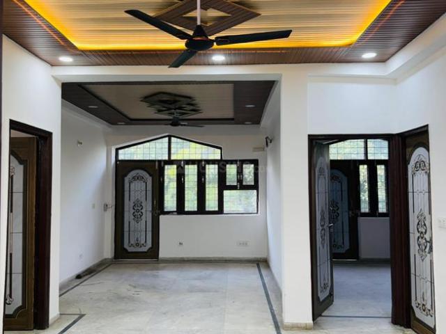 3 BHK Independent Builder Floor in Palam Vihar for rent Gurgaon. The reference number is 20725117