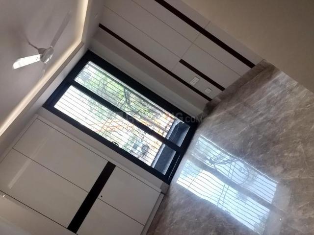 3 BHK Independent Builder Floor in Panchsheel Enclave for resale New Delhi. The reference number is 19348578
