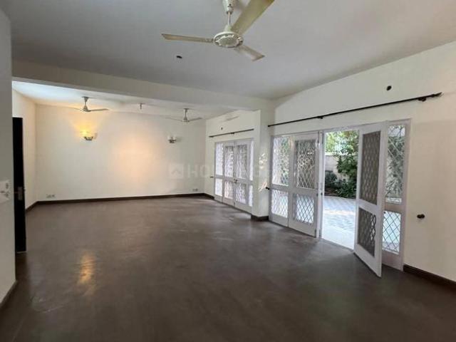 3 BHK Independent Builder Floor in Panchsheel Park for rent New Delhi. The reference number is 20647986