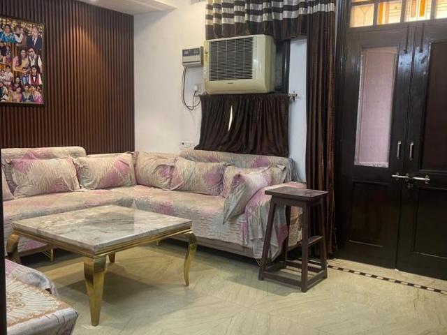 3 BHK Independent Builder Floor in Paschim Vihar for rent New Delhi. The reference number is 20825021