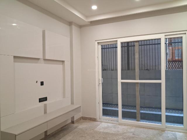 3 BHK Independent Builder Floor in Paschim Vihar for resale New Delhi. The reference number is 15473070
