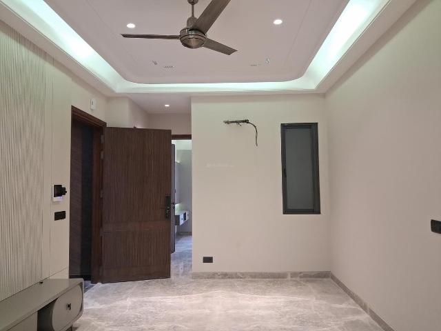 3 BHK Independent Builder Floor in Paschim Vihar for resale New Delhi. The reference number is 18700035