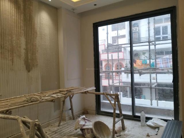 3 BHK Independent Builder Floor in Paschim Vihar for resale New Delhi. The reference number is 18882120