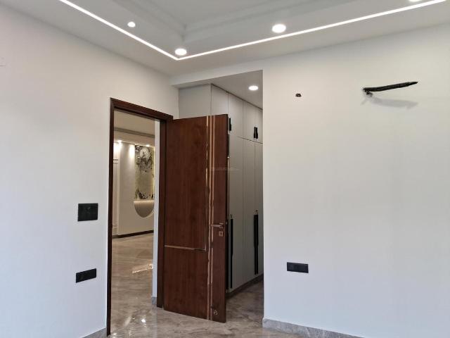 3 BHK Independent Builder Floor in Paschim Vihar for resale New Delhi. The reference number is 18896713