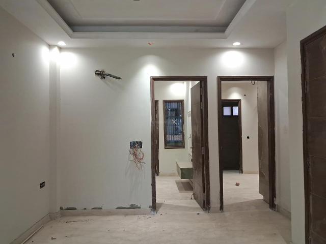 3 BHK Independent Builder Floor in Paschim Vihar for resale New Delhi. The reference number is 18993648