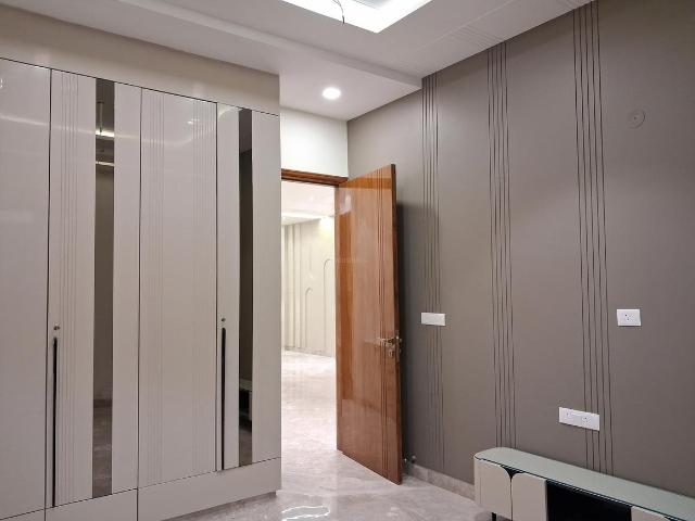 3 BHK Independent Builder Floor in Paschim Vihar for resale New Delhi. The reference number is 19436641