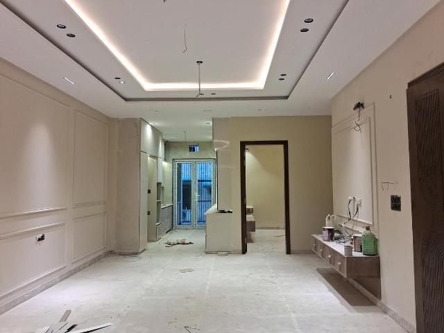 3 BHK Independent Builder Floor in Paschim Vihar for resale New Delhi. The reference number is 19454379