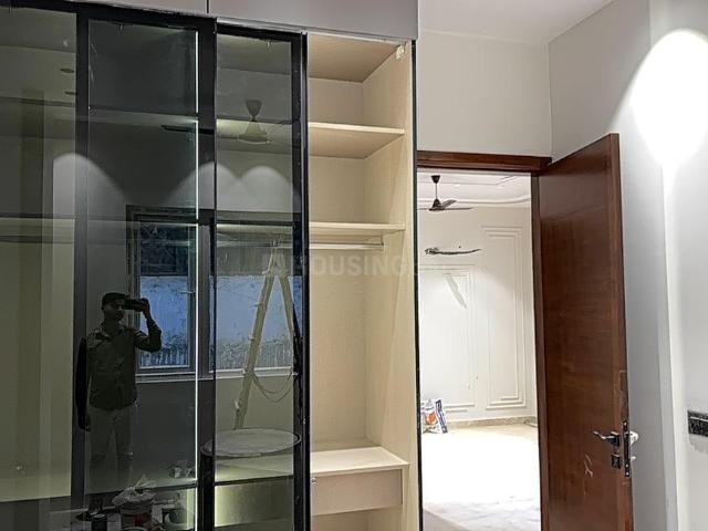 3 BHK Independent Builder Floor in Paschim Vihar for resale New Delhi. The reference number is 19741615