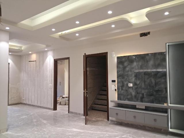 3 BHK Independent Builder Floor in Paschim Vihar for resale New Delhi. The reference number is 19801656