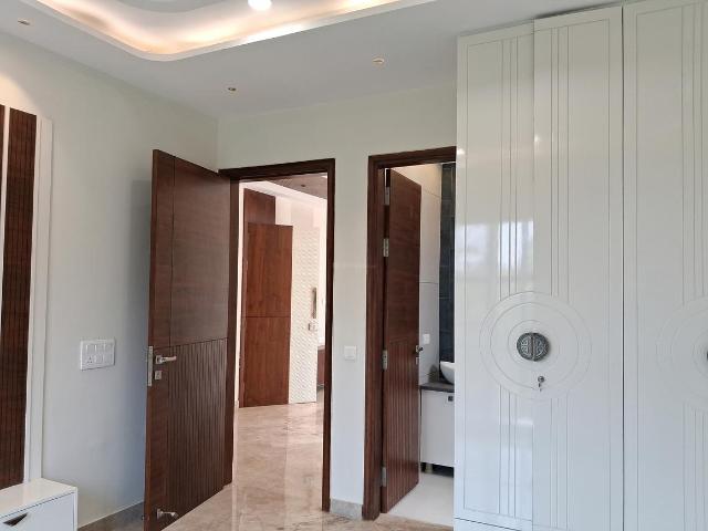 3 BHK Independent Builder Floor in Paschim Vihar for resale New Delhi. The reference number is 19844877