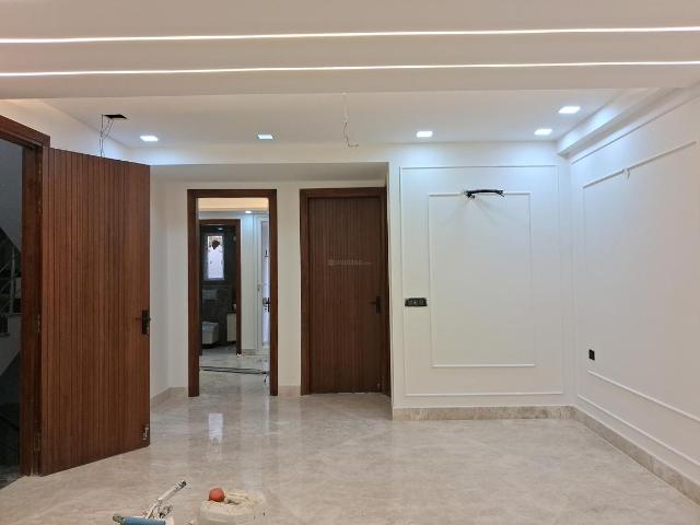 3 BHK Independent Builder Floor in Paschim Vihar for resale New Delhi. The reference number is 19850289
