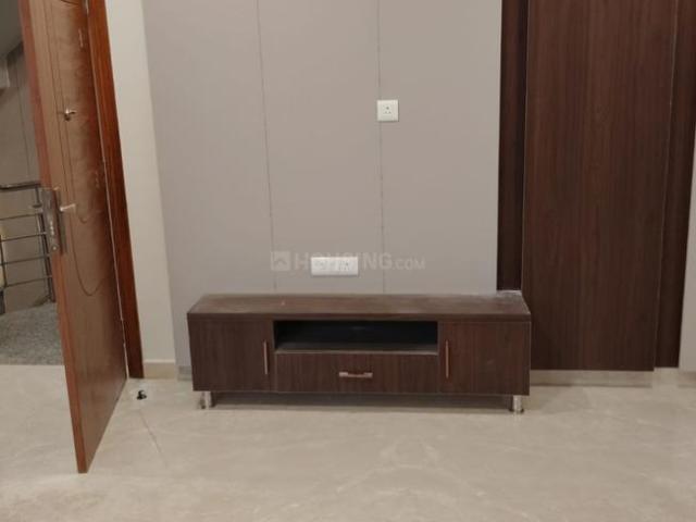 3 BHK Independent Builder Floor in Paschim Vihar for resale New Delhi. The reference number is 19871019