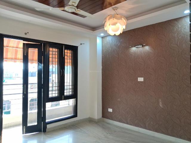 3 BHK Independent Builder Floor in Paschim Vihar for resale New Delhi. The reference number is 19879237