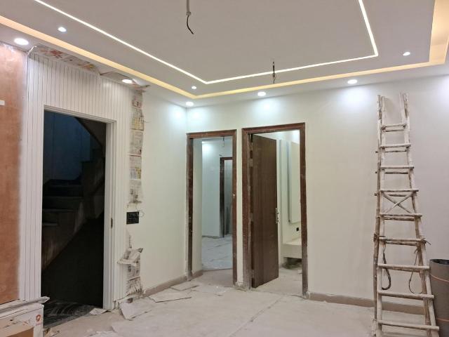 3 BHK Independent Builder Floor in Paschim Vihar for resale New Delhi. The reference number is 19929588