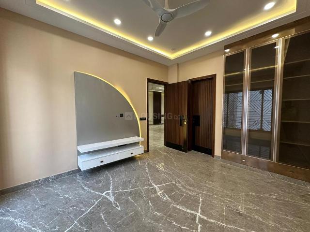 3 BHK Independent Builder Floor in Paschim Vihar for resale New Delhi. The reference number is 19277480