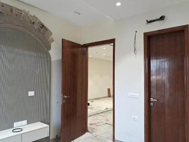 3 BHK Independent Builder Floor in Paschim Vihar for resale New Delhi. The reference number is 20553411