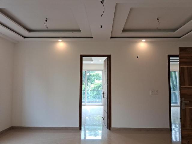 3 BHK Independent Builder Floor in Paschim Vihar for resale New Delhi. The reference number is 20615509